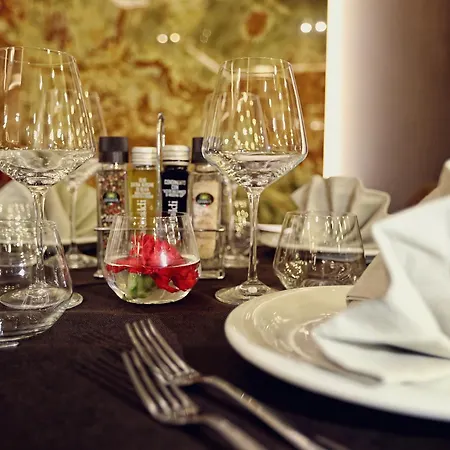 Hotel Premium Golem (Tirana)