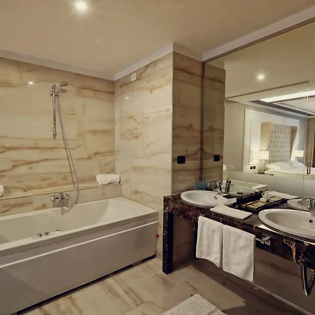 Premium Hotel Golem (Tirana)